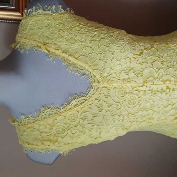 H&M Yellow Lace dress Size S - Picture 2 of 15